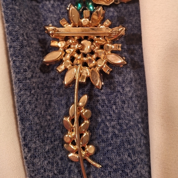 Vintage Sunflower Brooch / Pendant. Oversized. 4.25" x 2". - Picture 2 of 7